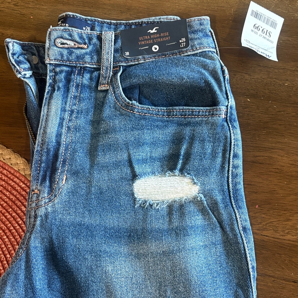 Hollister High-Rise Distressed Blue Jeans
#83